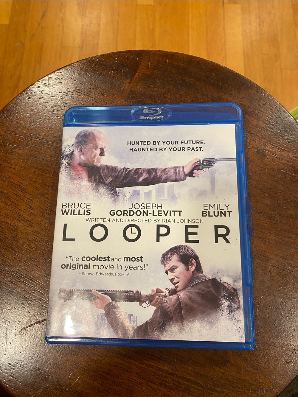 Looper Blu-ray Movie - White & Blue Cover